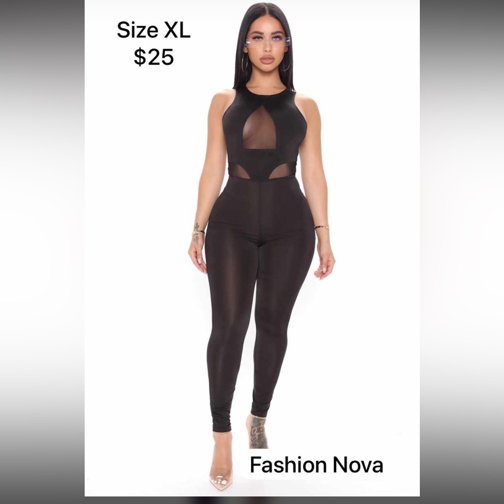 Beautiful jumpsuit gives a very nice shape!!